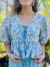Blue Floral Print Puff Sleeve Top