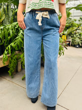 Wide Leg Comfy Jeans