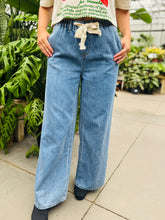 Wide Leg Comfy Jeans