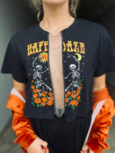 Daze Chain Tee